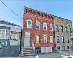 featured image of 128 W 20th St #2R