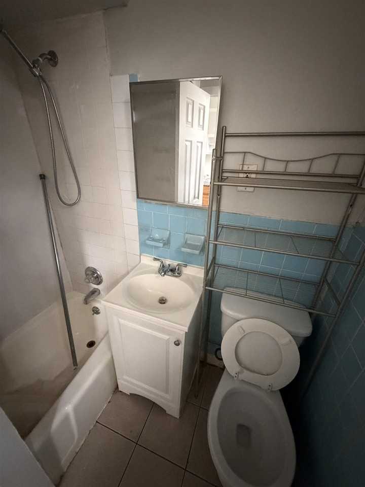 187 Beacon Ave - Photo 5 of 6