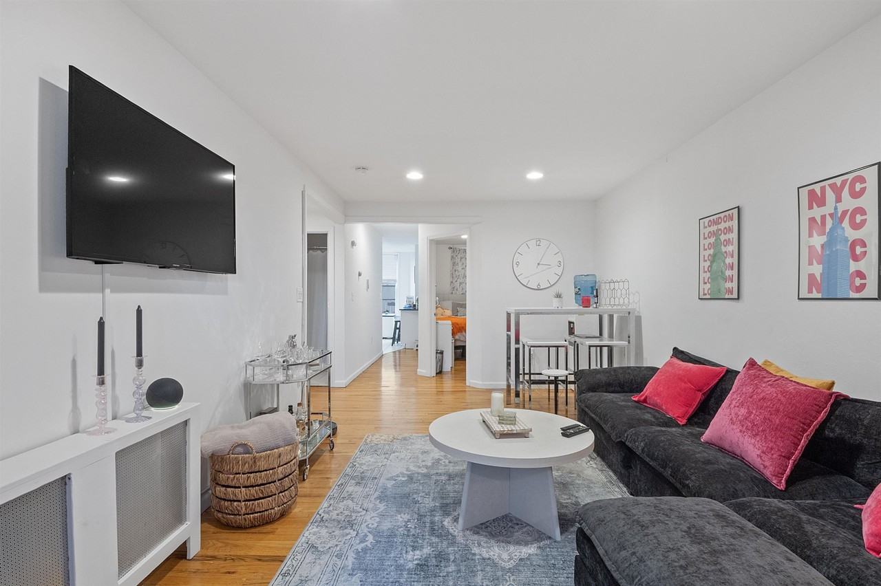 1038 Willow Ave #2 - Photo 2 of 12