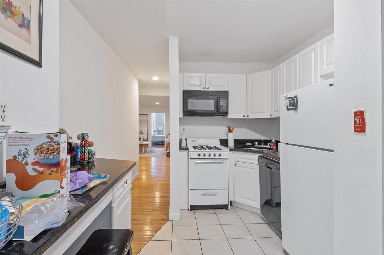 1038 Willow Ave #2 - Photo 6 of 12