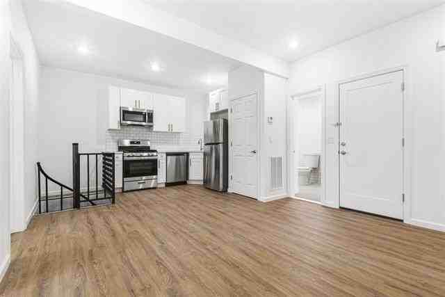 33 Stagg St #2 - Photo 5 of 17