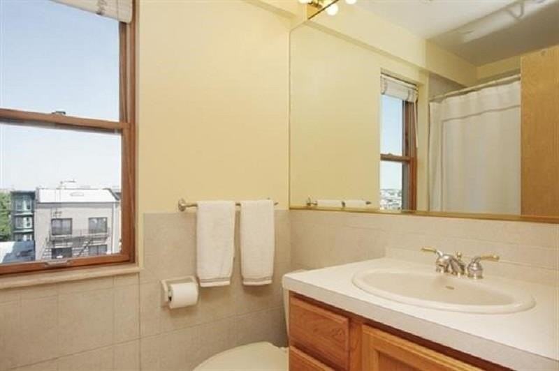 84 Bloomfield St #17 - Photo 6 of 7