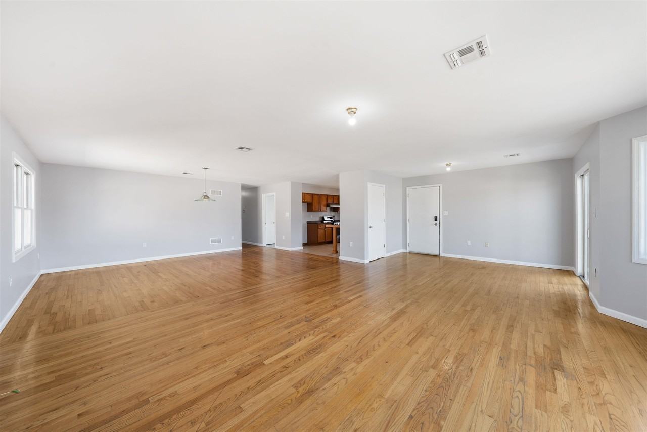 196 Sanford Ave #2 - Photo 3 of 18