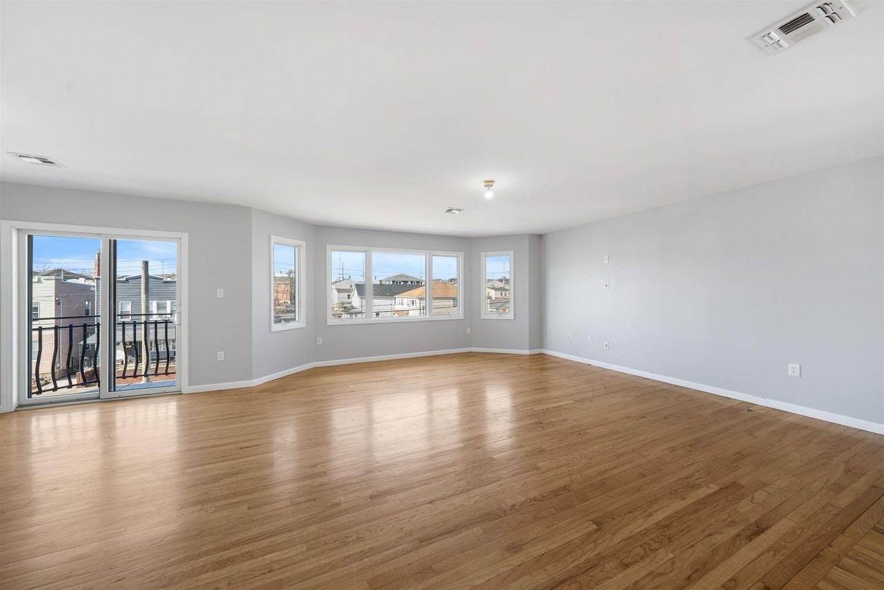 196 Sanford Ave #2 - Photo 4 of 18