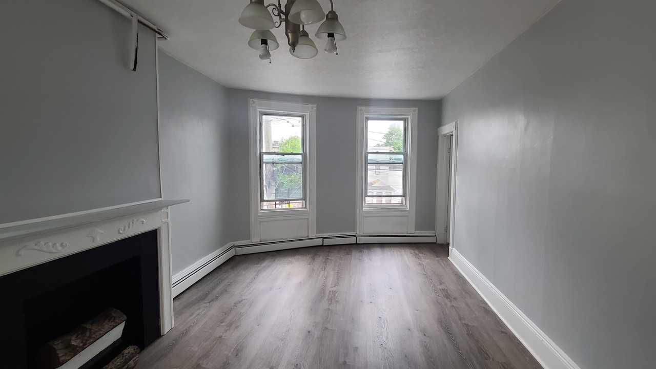 302 Summit Ave #2 - Photo 2 of 23