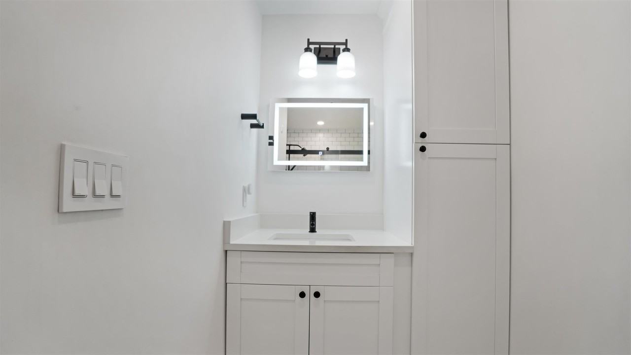 228 Monroe St #1N - Photo 7 of 13