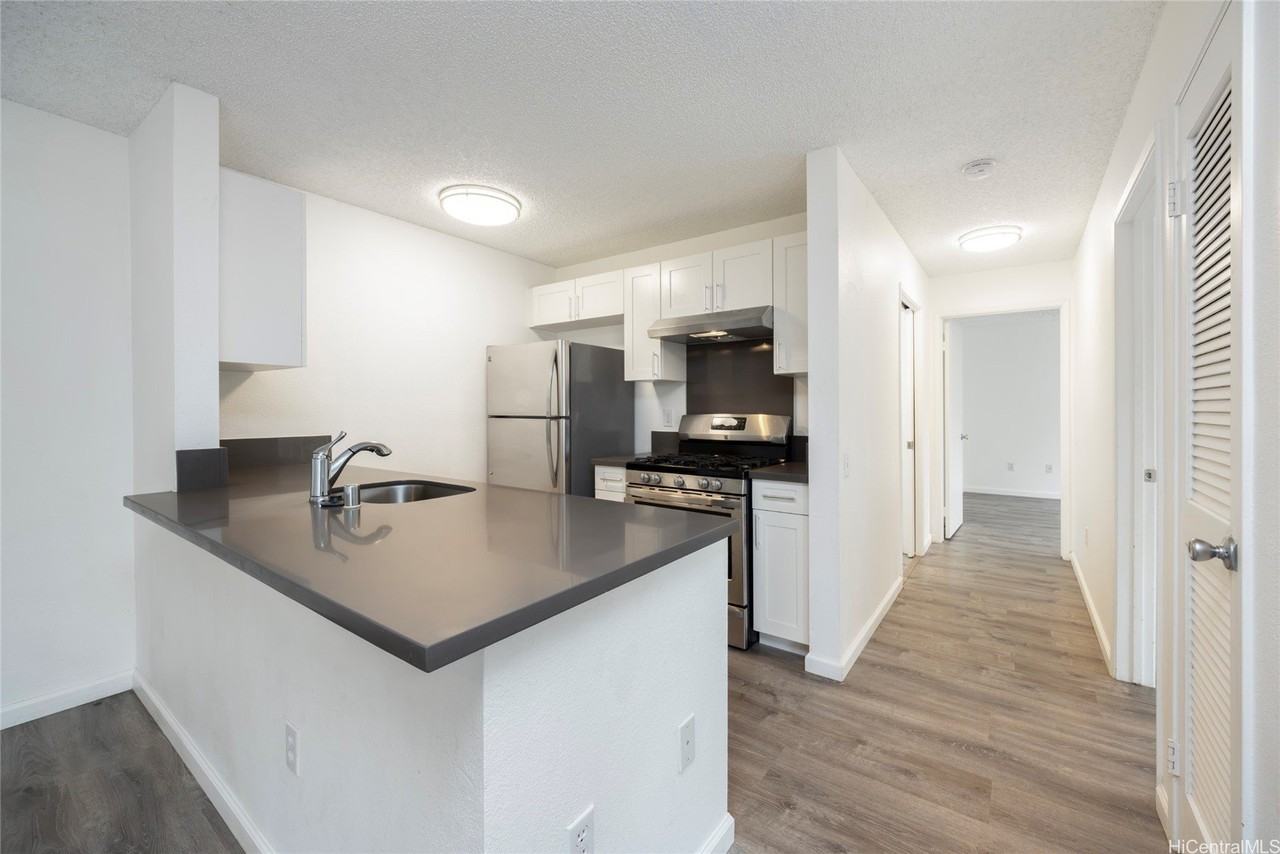 91-234 Hanapouli Cir Apt 28f - Photo 2 of 17