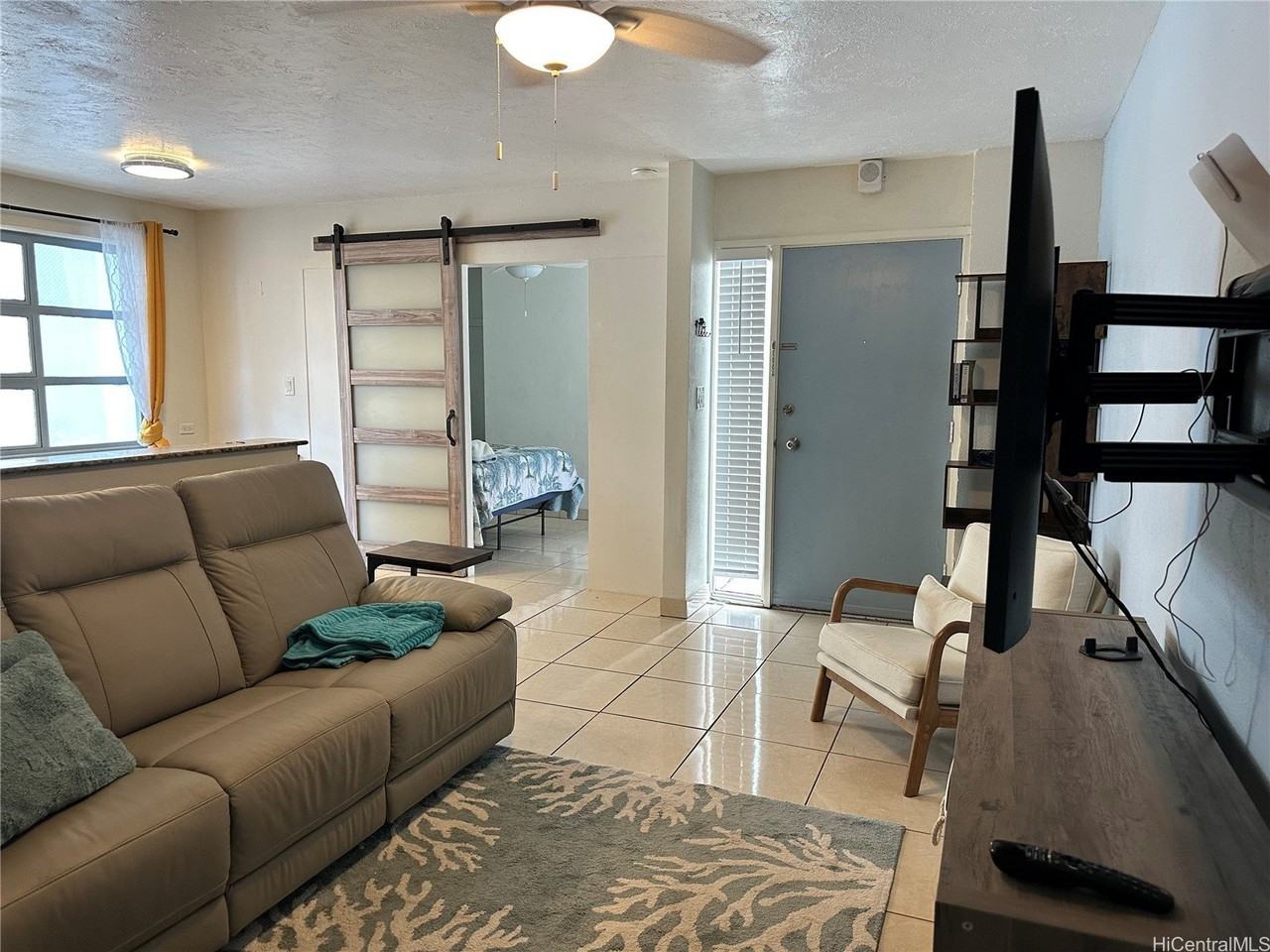 2211 Ala Wai Blvd Apt B802 - Photo 2 of 17