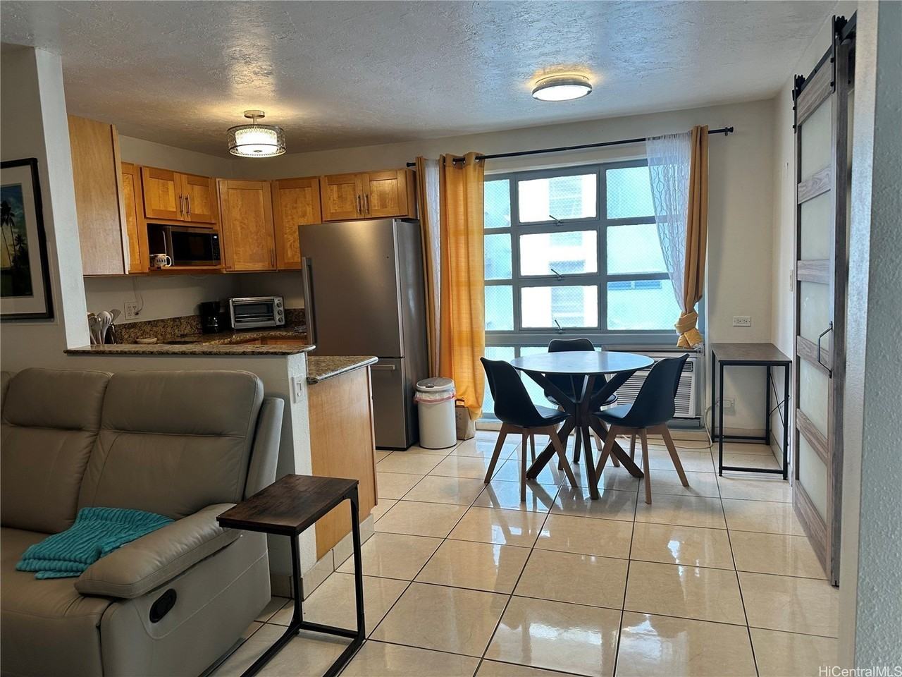 2211 Ala Wai Blvd Apt B802 - Photo 4 of 17