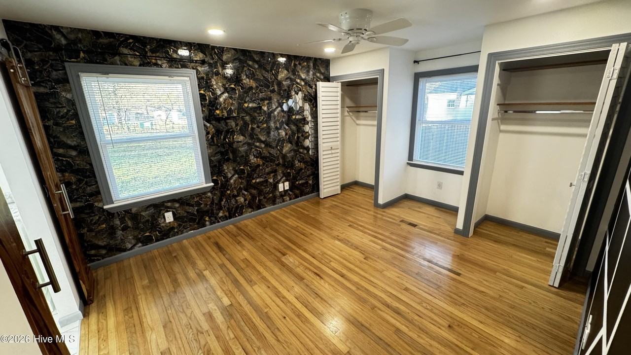 1021 Shirley Dr - Photo 7 of 10