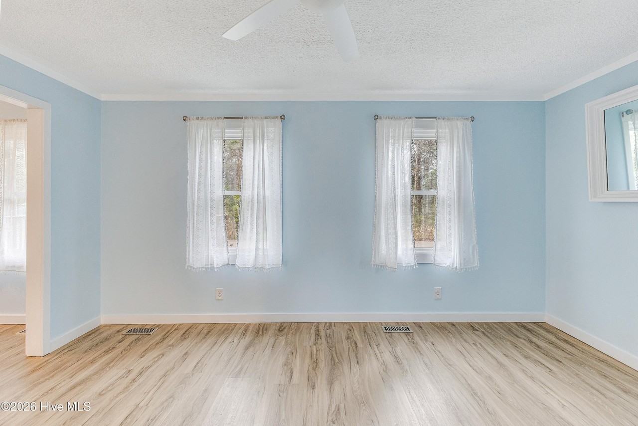 4356 Jim St Sw - Photo 7 of 32