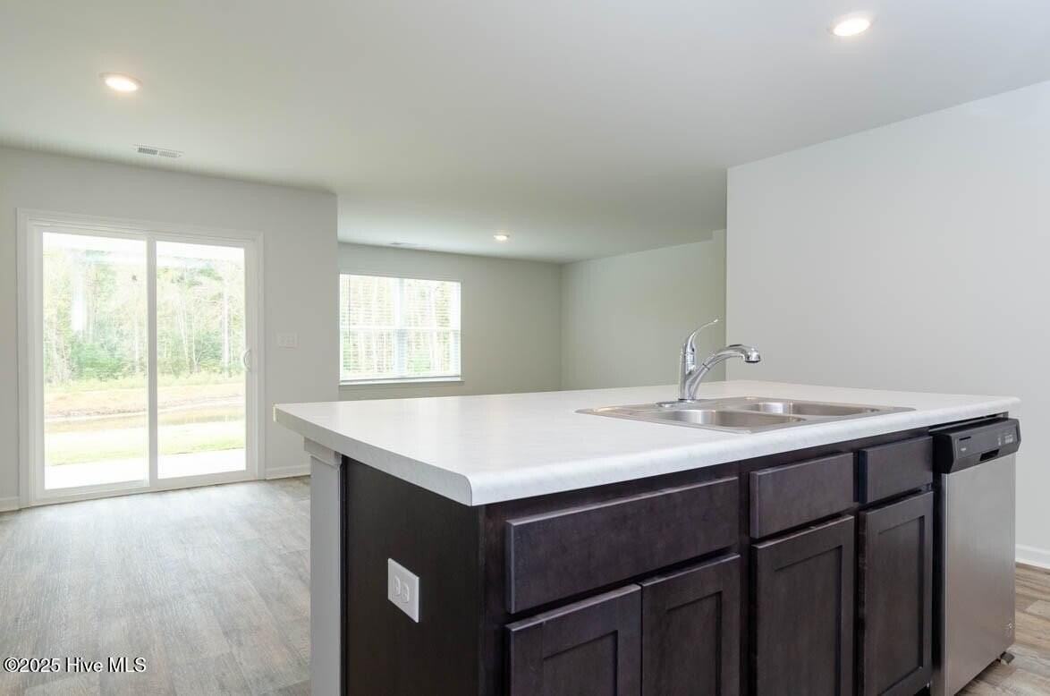 635 Avington Ln Ne - Photo 5 of 33