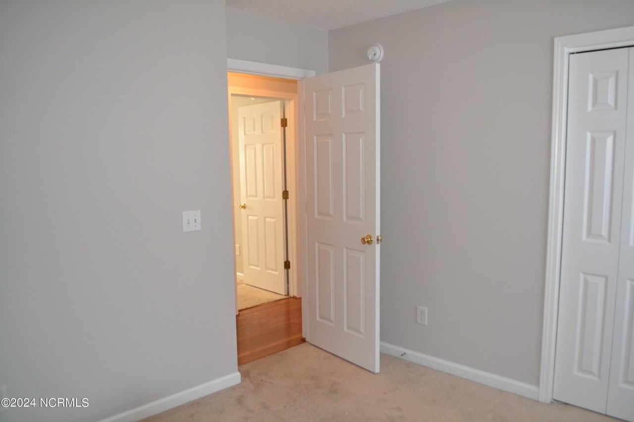 210 Pecan Grove Dr - Photo 5 of 17