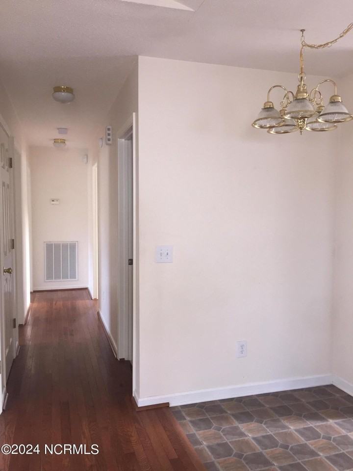 210 Pecan Grove Dr - Photo 6 of 17