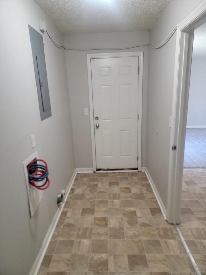 3209 Gerald Dr E - Photo 4 of 10