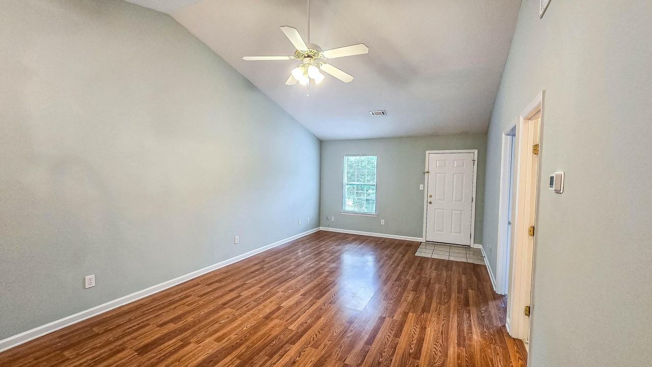 726 Creekside Dr - Photo 6 of 36