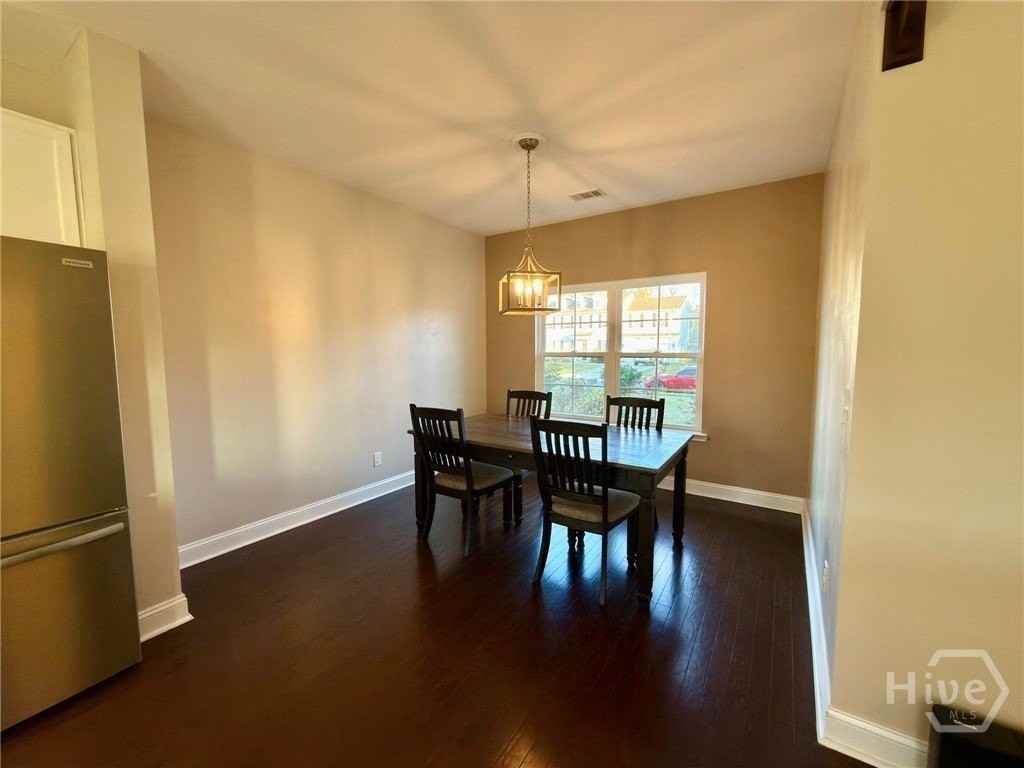 100 Gentry Way - Photo 6 of 26