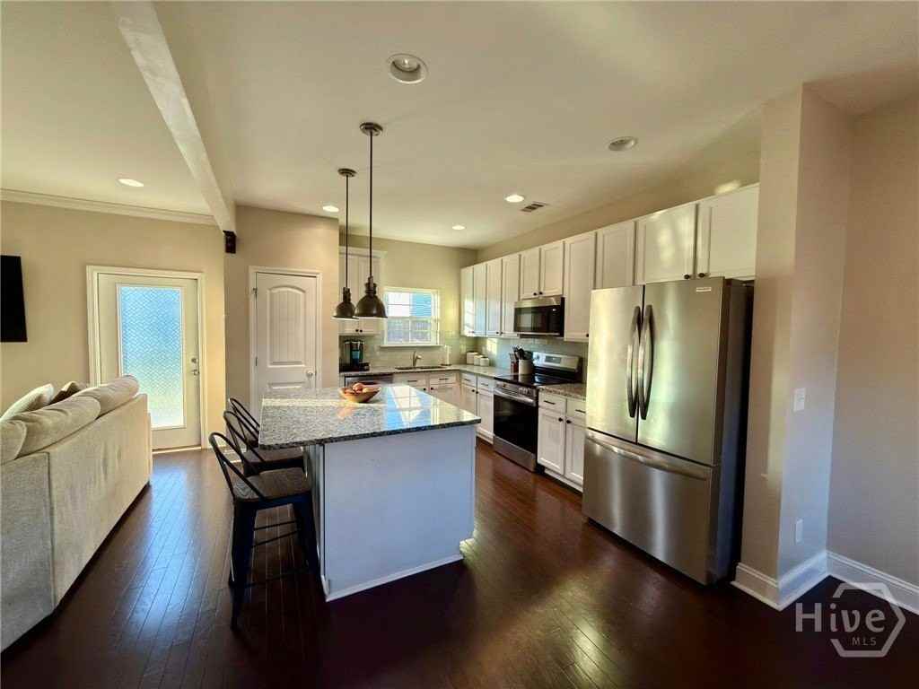 100 Gentry Way - Photo 7 of 26