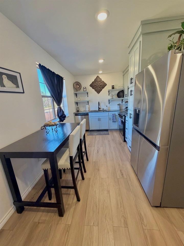 404 W Haynie St - Photo 4 of 18