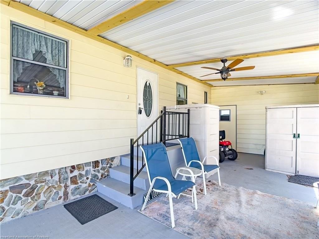 1419 Abbey Ln - Photo 3 of 35