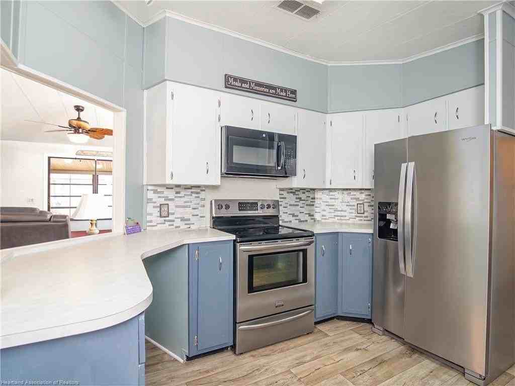 1419 Abbey Ln - Photo 7 of 35