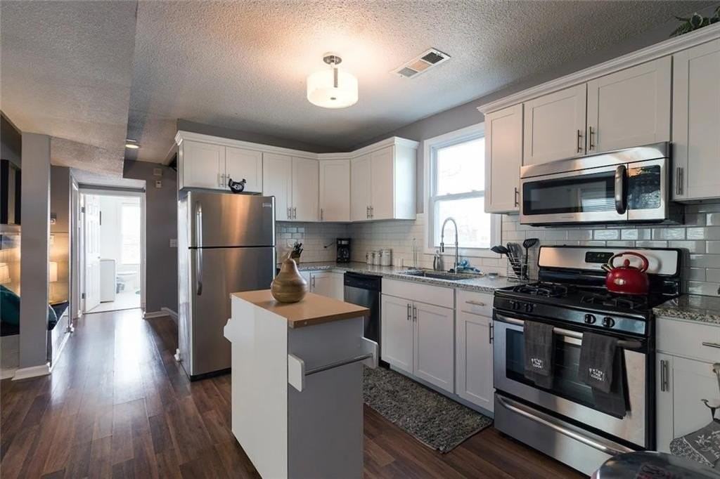 3929 Walnut St - Photo 5 of 20