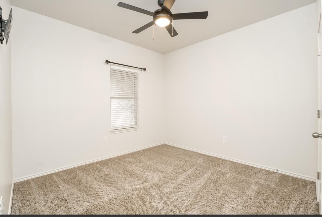 11623 Evanston Ave - Photo 7 of 13