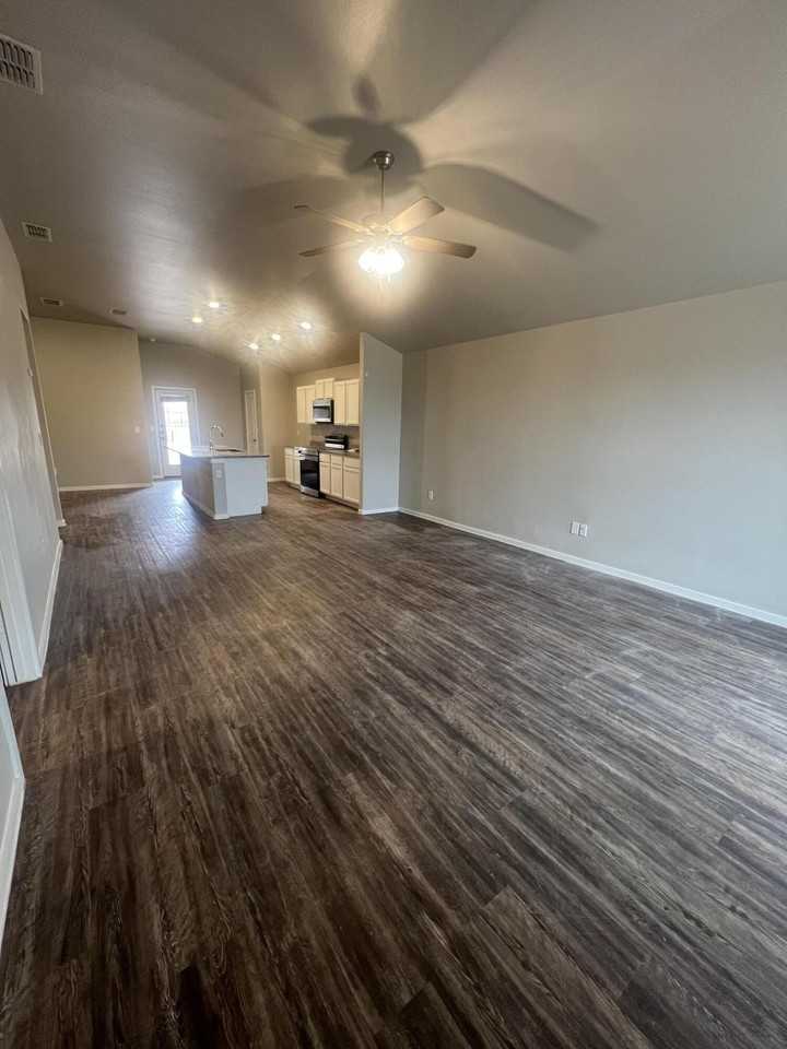 2101 Kirksey Ave - Photo 4 of 23