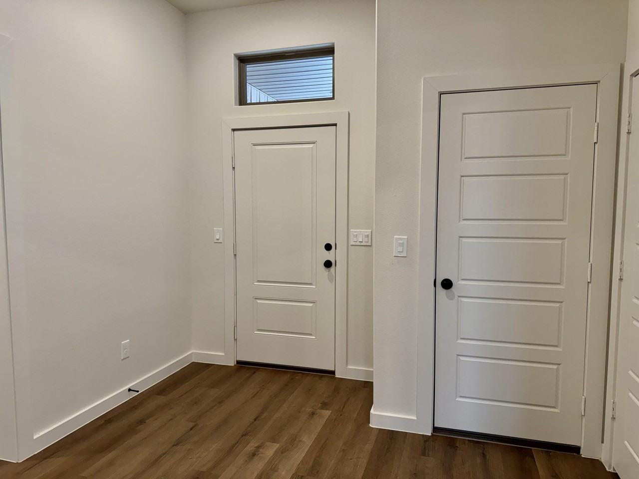 7007 16th St - Photo 4 of 32