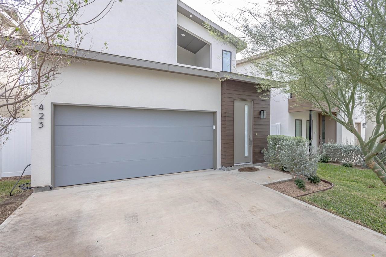 423 Deer Path Loop - Photo 4 of 35