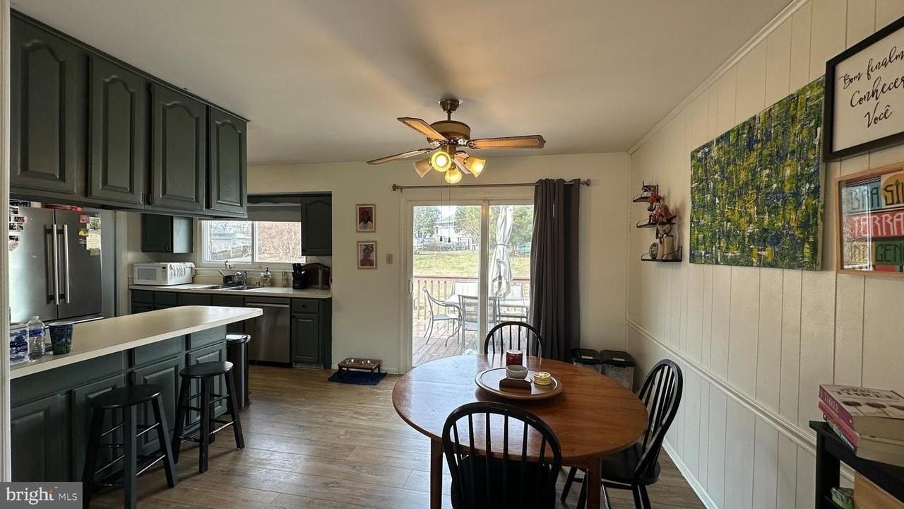 228 Embleton Rd - Photo 7 of 31