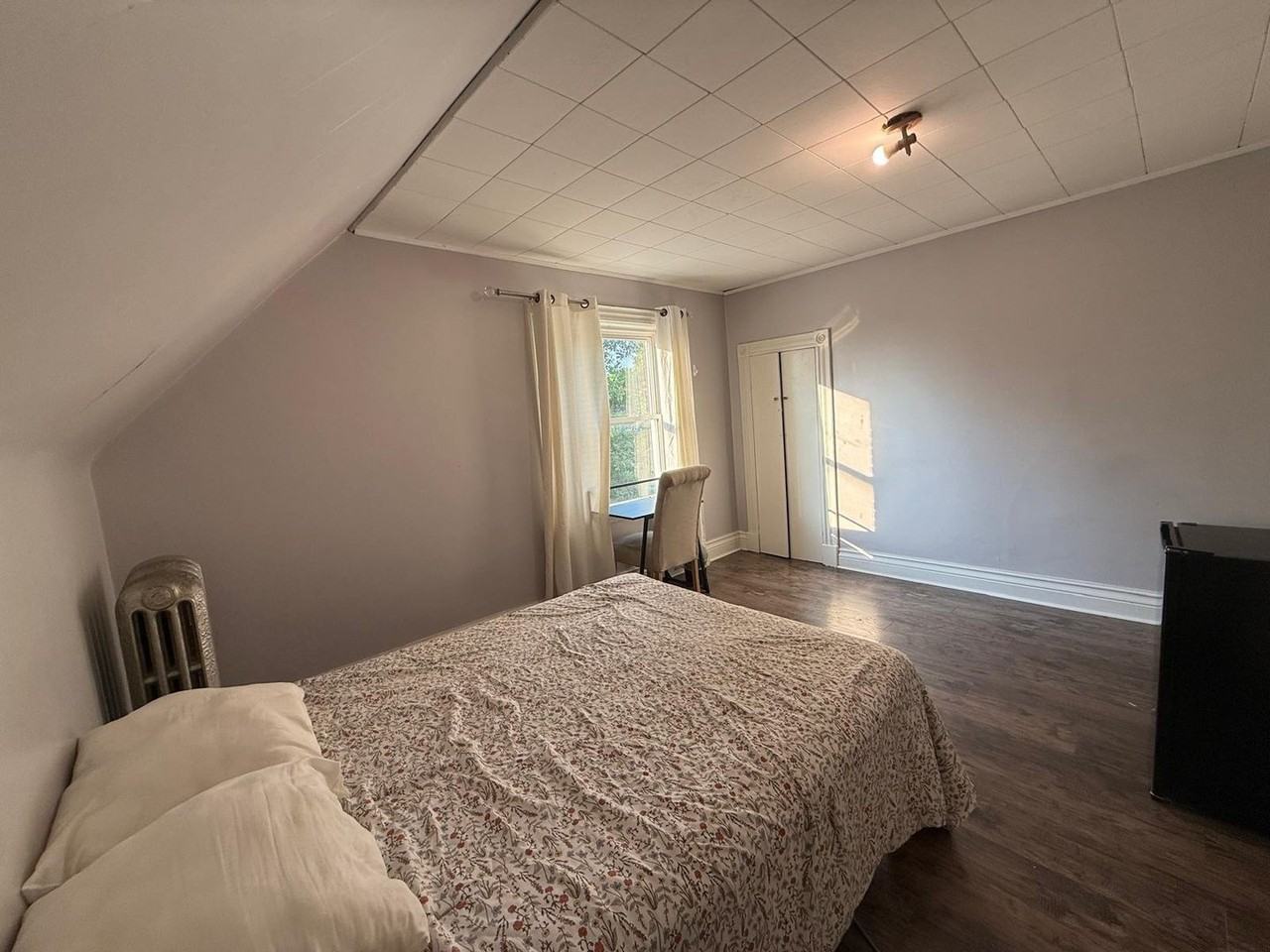 1029 York St - Photo 2 of 9