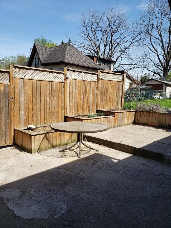 1029 York St - Photo 6 of 9