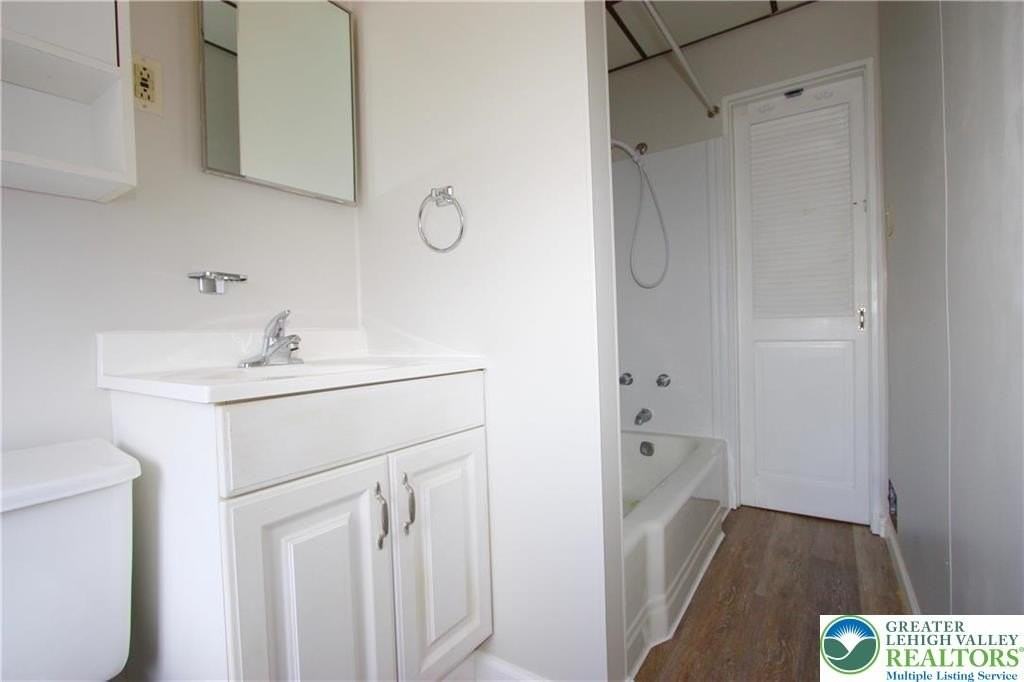 328 Franklin St Unit 2 - Photo 7 of 10