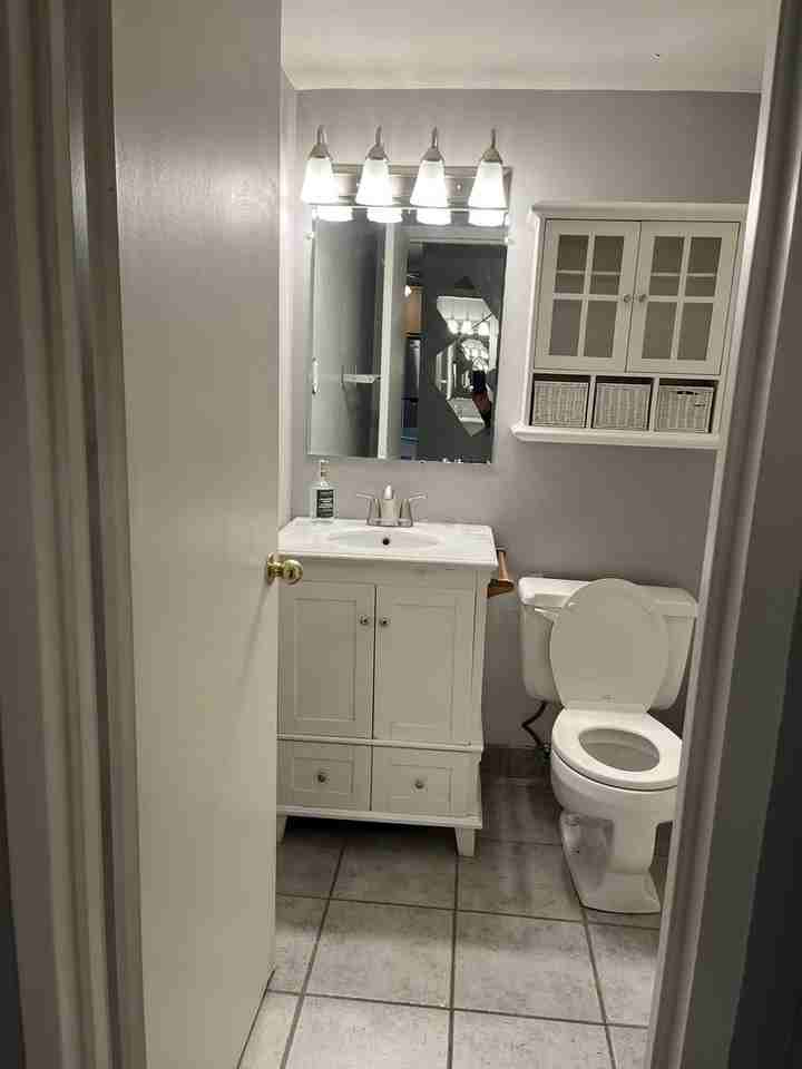 141 Catharine St S - Photo 6 of 7