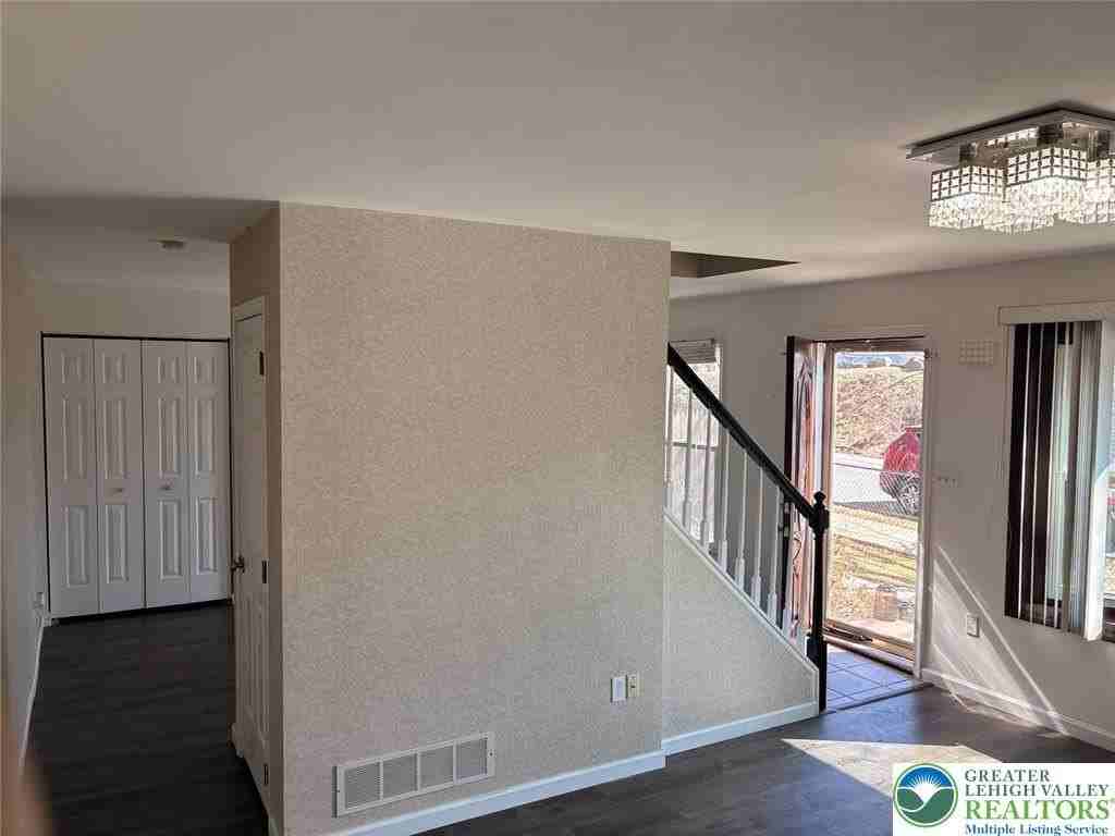 401 N Filbert St - Photo 3 of 29