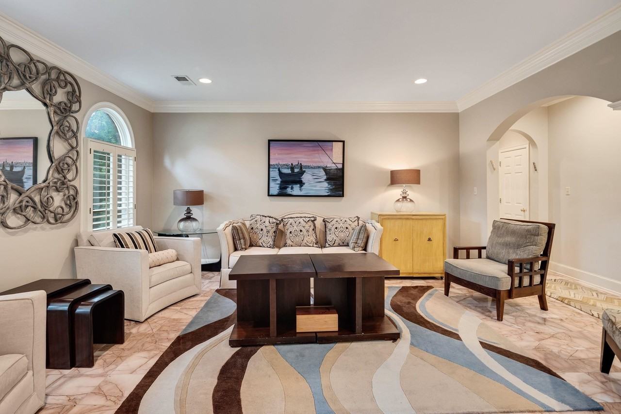 415 S Yates Rd - Photo 5 of 29