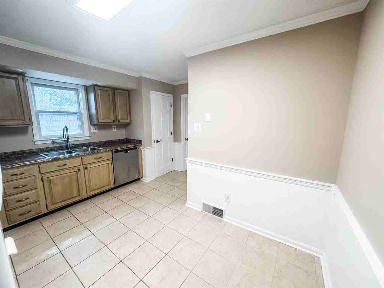 1062 Fredericksburg Cv - Photo 6 of 16