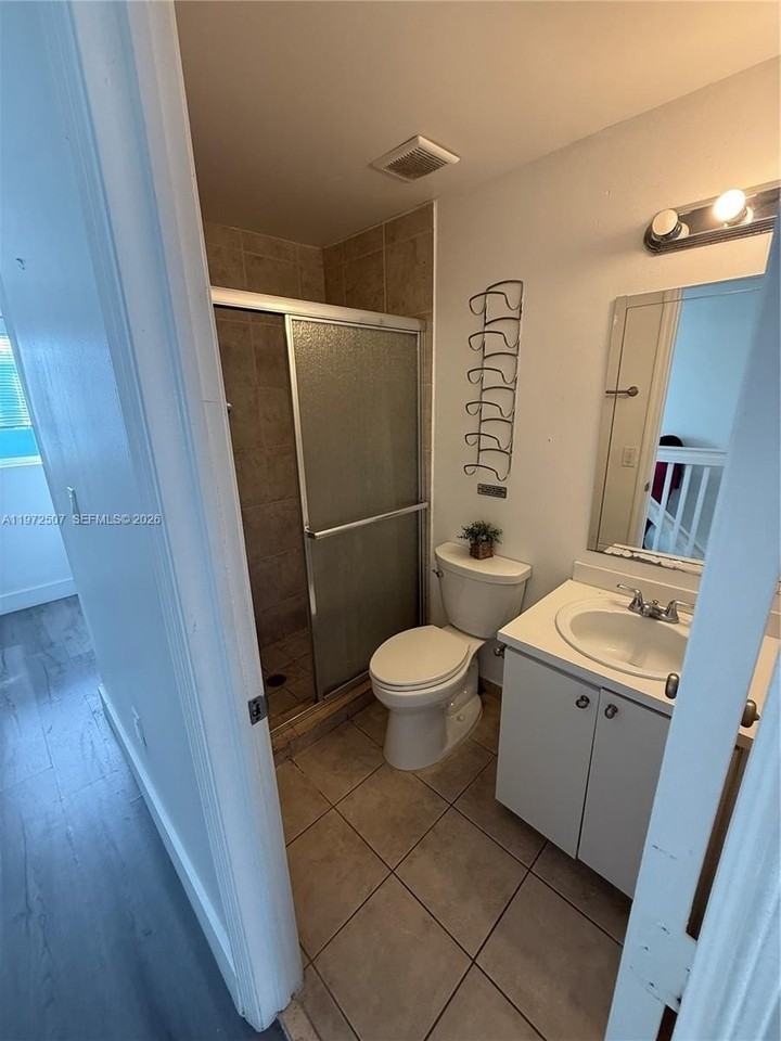 821 Sw 2nd St #6 - Photo 6 of 7