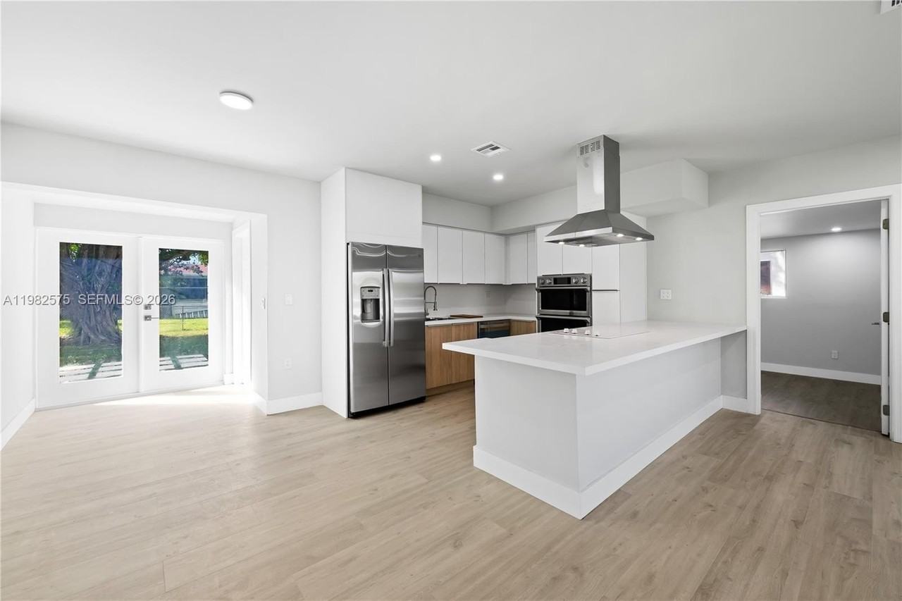 8560 Sw 126th Ter - Photo 4 of 24