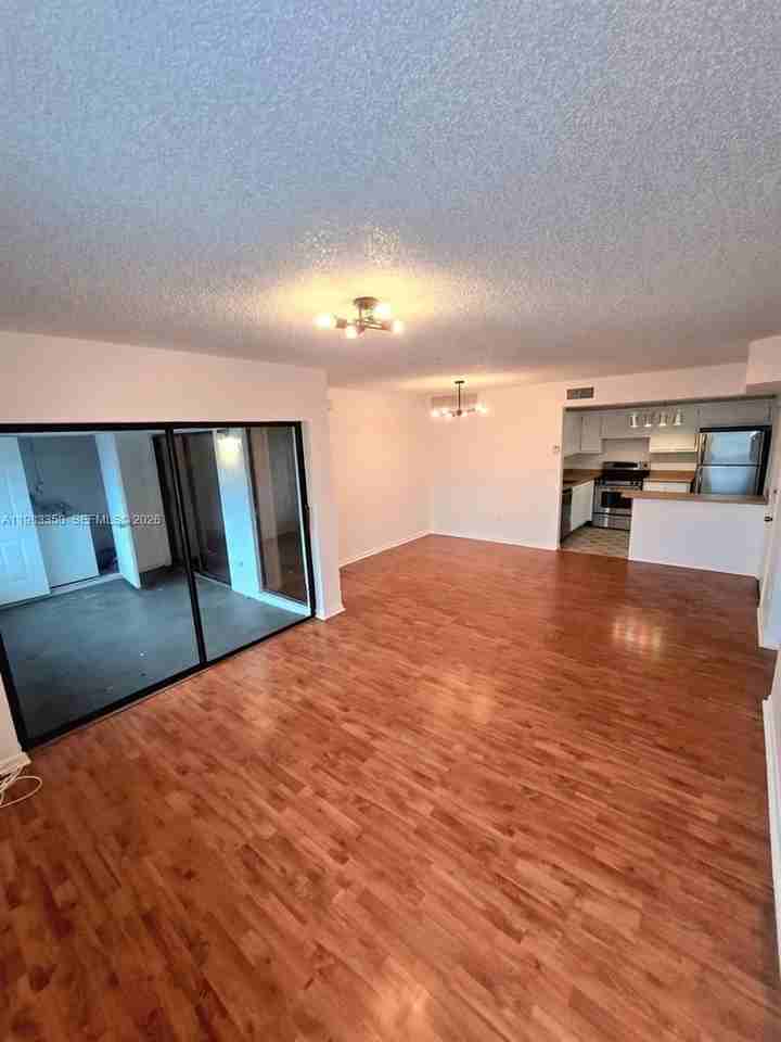 20130 Ne 3rd Ct #6 - Photo 7 of 22