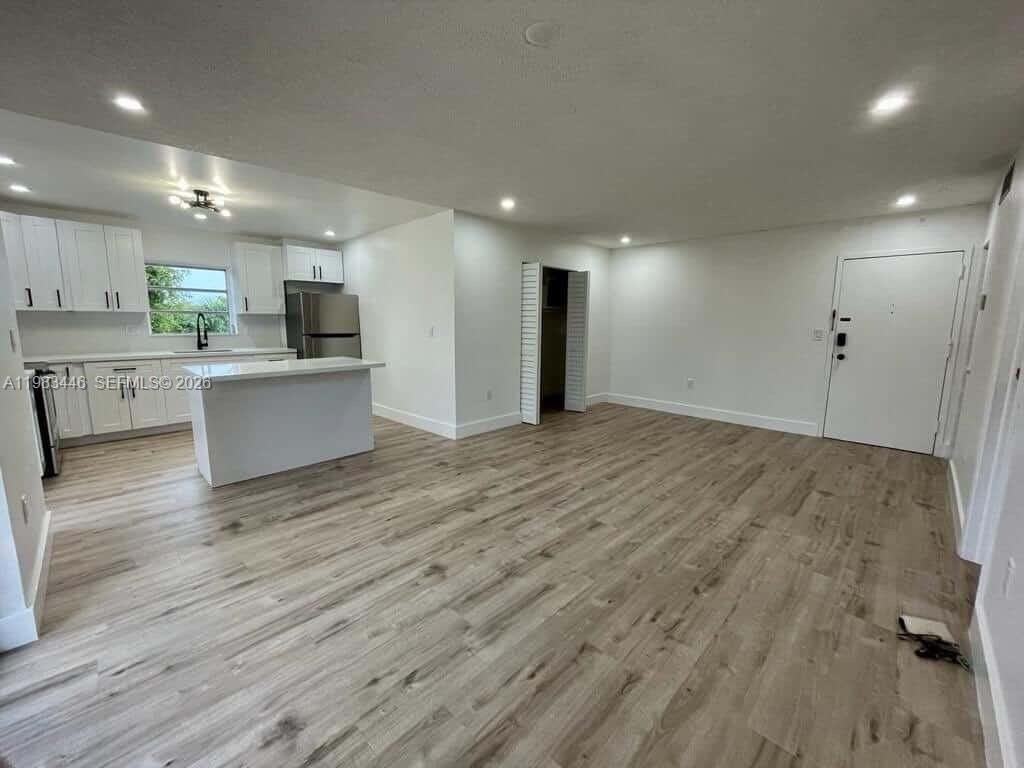 4725 Nw 7th St #305-3 - Photo 3 of 10