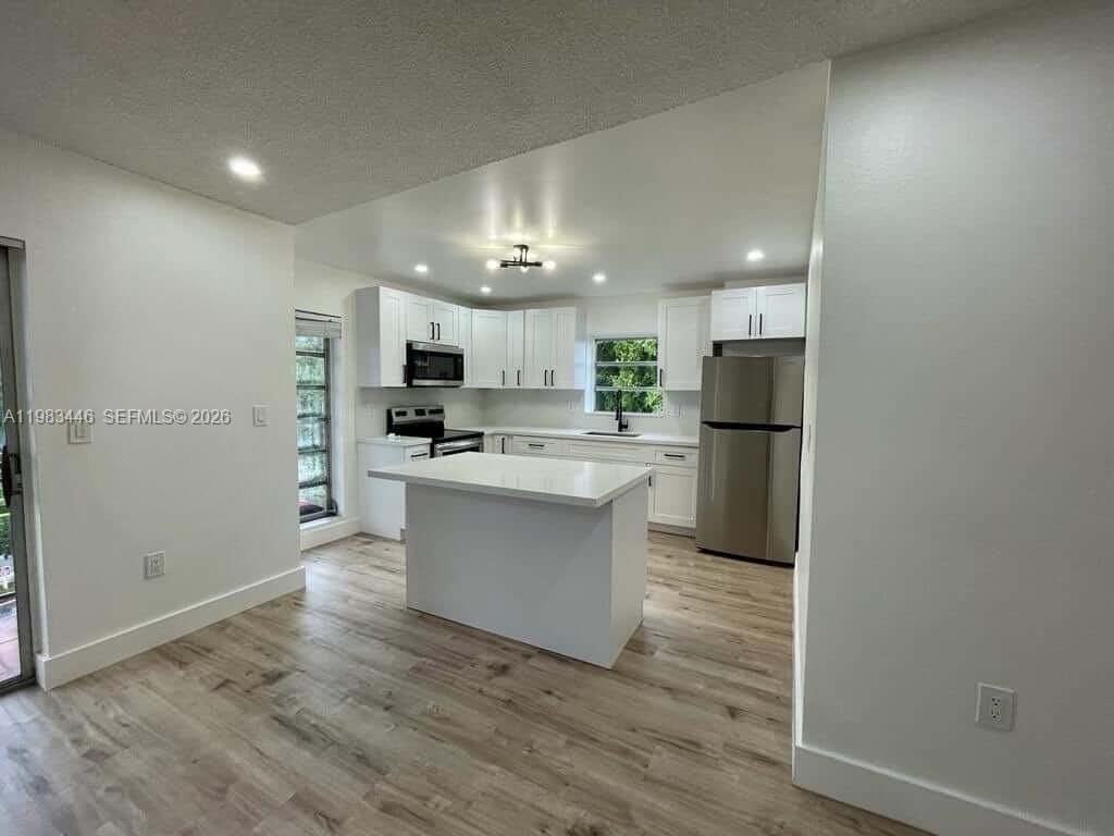 4725 Nw 7th St #305-3 - Photo 4 of 10
