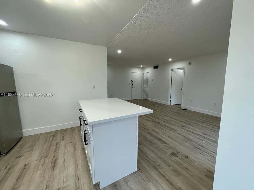 4725 Nw 7th St #305-3 - Photo 6 of 10