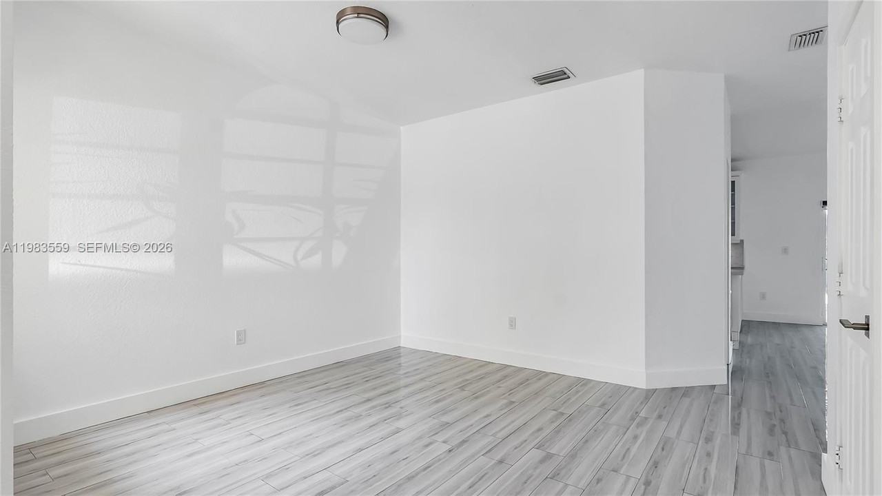 4991 Sw 135th Ave #4991 - Photo 5 of 40