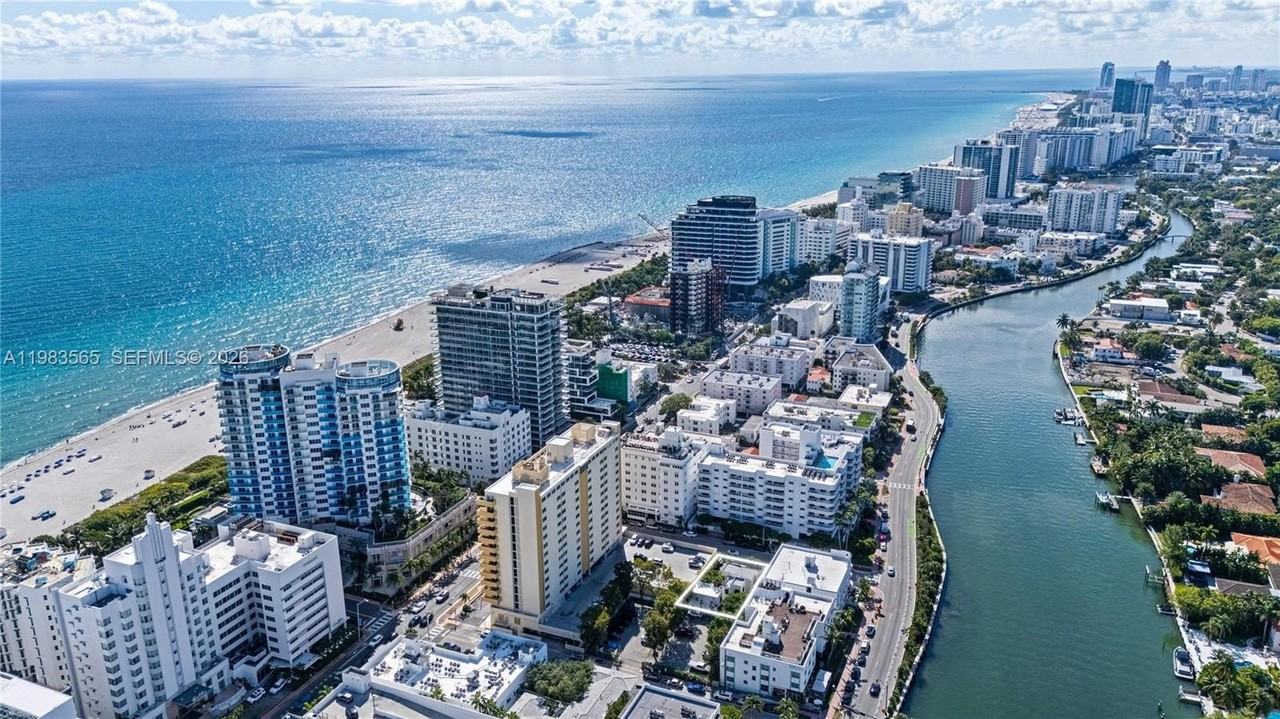 237 38th St #4 - Photo 2 of 28