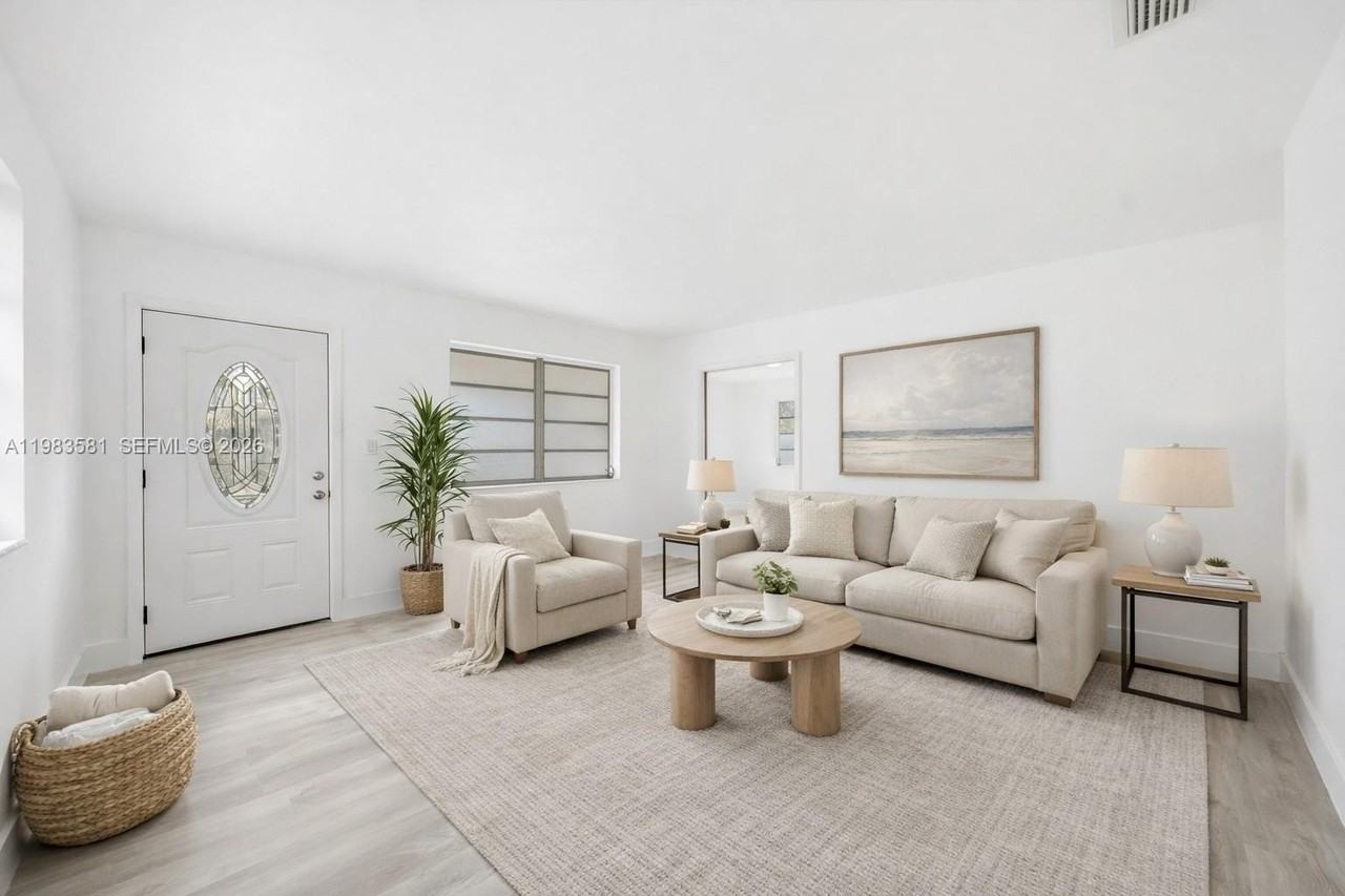 1781 Sw 13th St - Photo 2 of 24