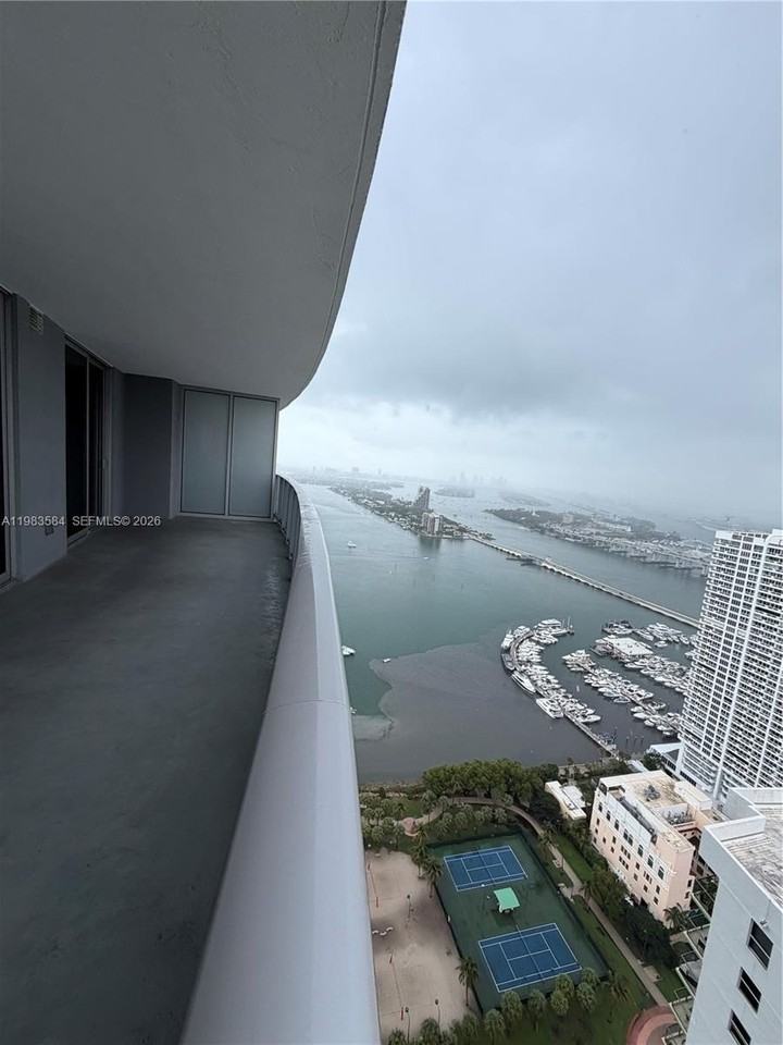 488 Ne 18th St #4110 - Photo 4 of 15