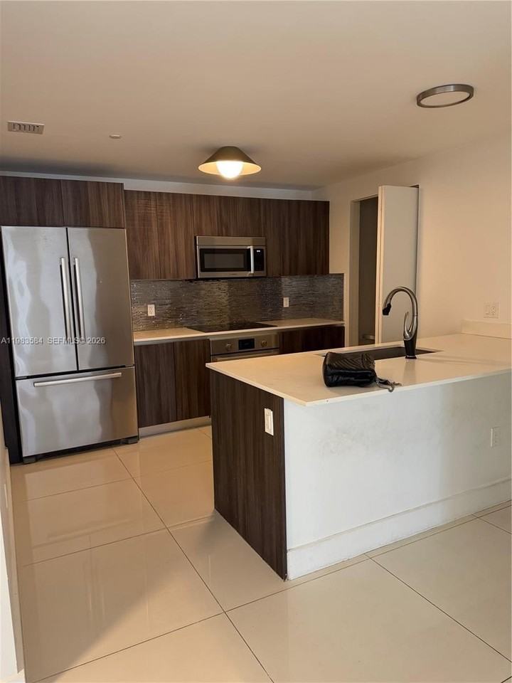 488 Ne 18th St #4110 - Photo 5 of 15