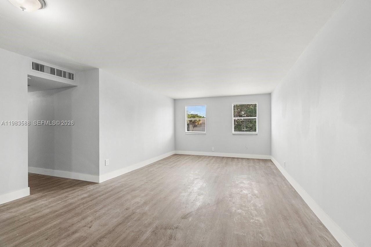 1530 Crescent Cir #3 - Photo 2 of 20